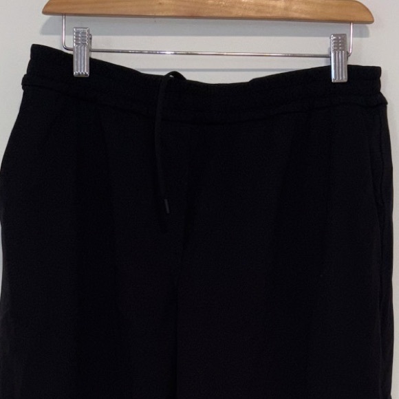 LULULEMON ON SALE!! - Picture 3 of 4